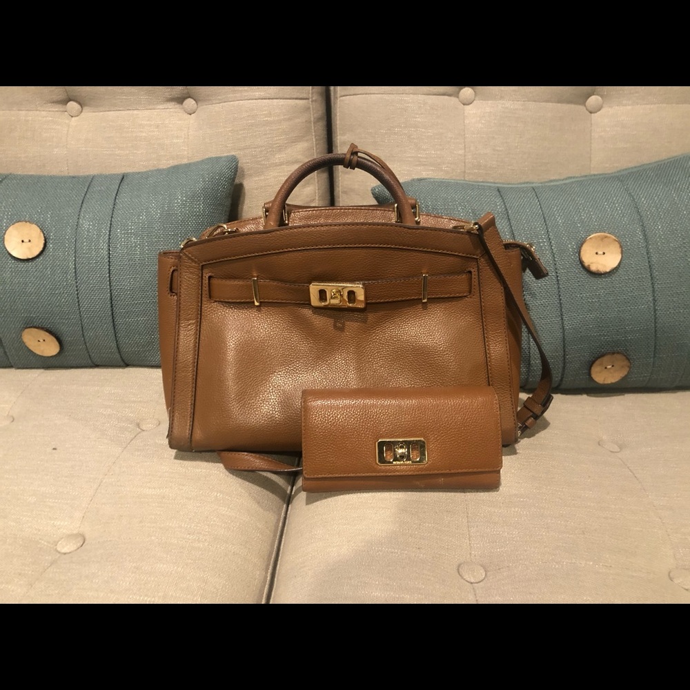 Michael kors purse and matching wallet
